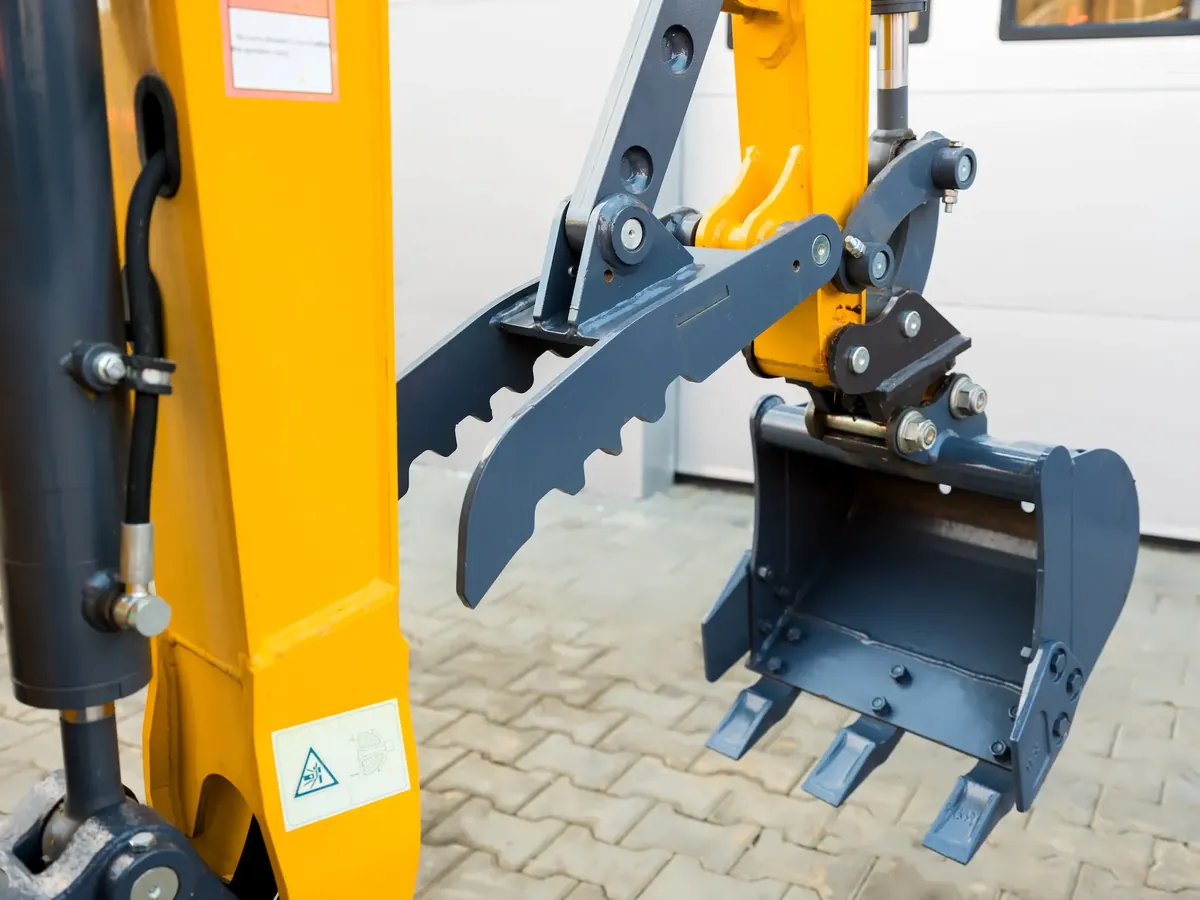 Koparka KRAFT MACHINES KE12HY silnik Kubota - obrazek 15