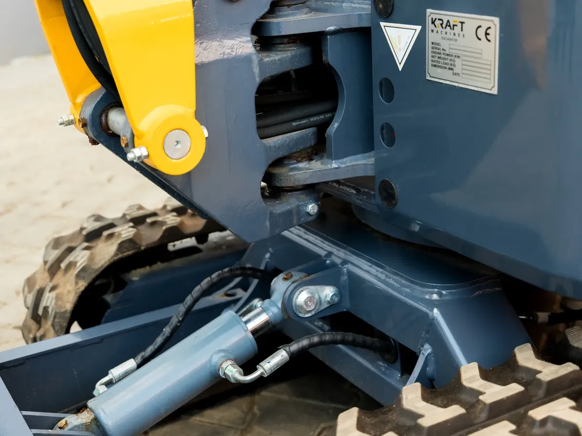 Koparka KRAFT MACHINES KE12HY silnik Kubota - obrazek 16