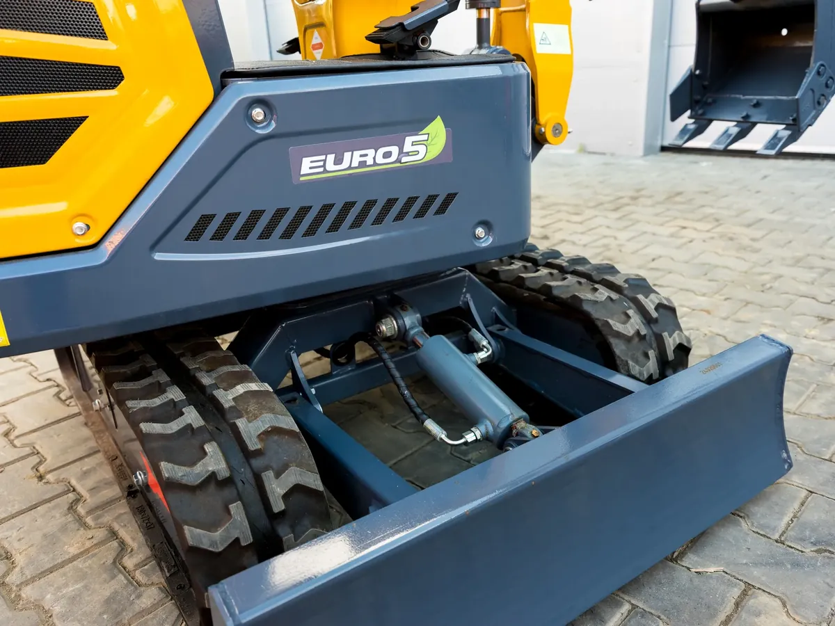 Koparka KRAFT MACHINES KE12HY silnik Kubota - obrazek 17