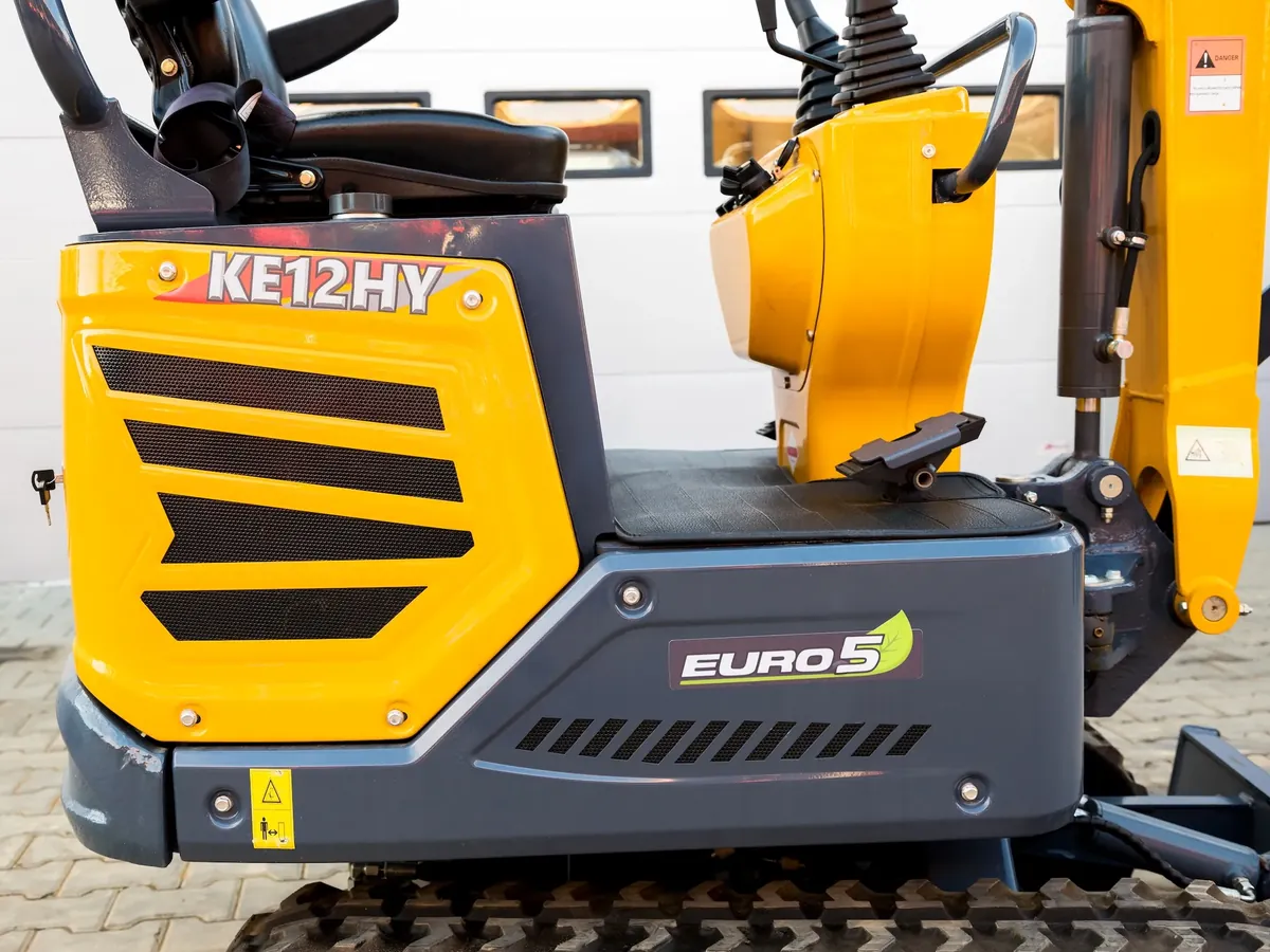 Koparka KRAFT MACHINES KE12HY silnik Kubota - obrazek 18