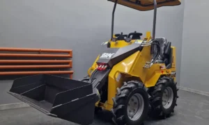Miniładowarka kołowa BK360SW o ładowności 250kg silnik B&S 25T2