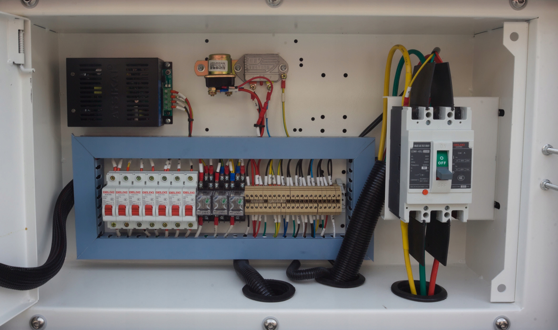 Agregat Prądotwórczy Machtmann 15 kW ATS Trójfazowy Maksymalna moc 16500 W