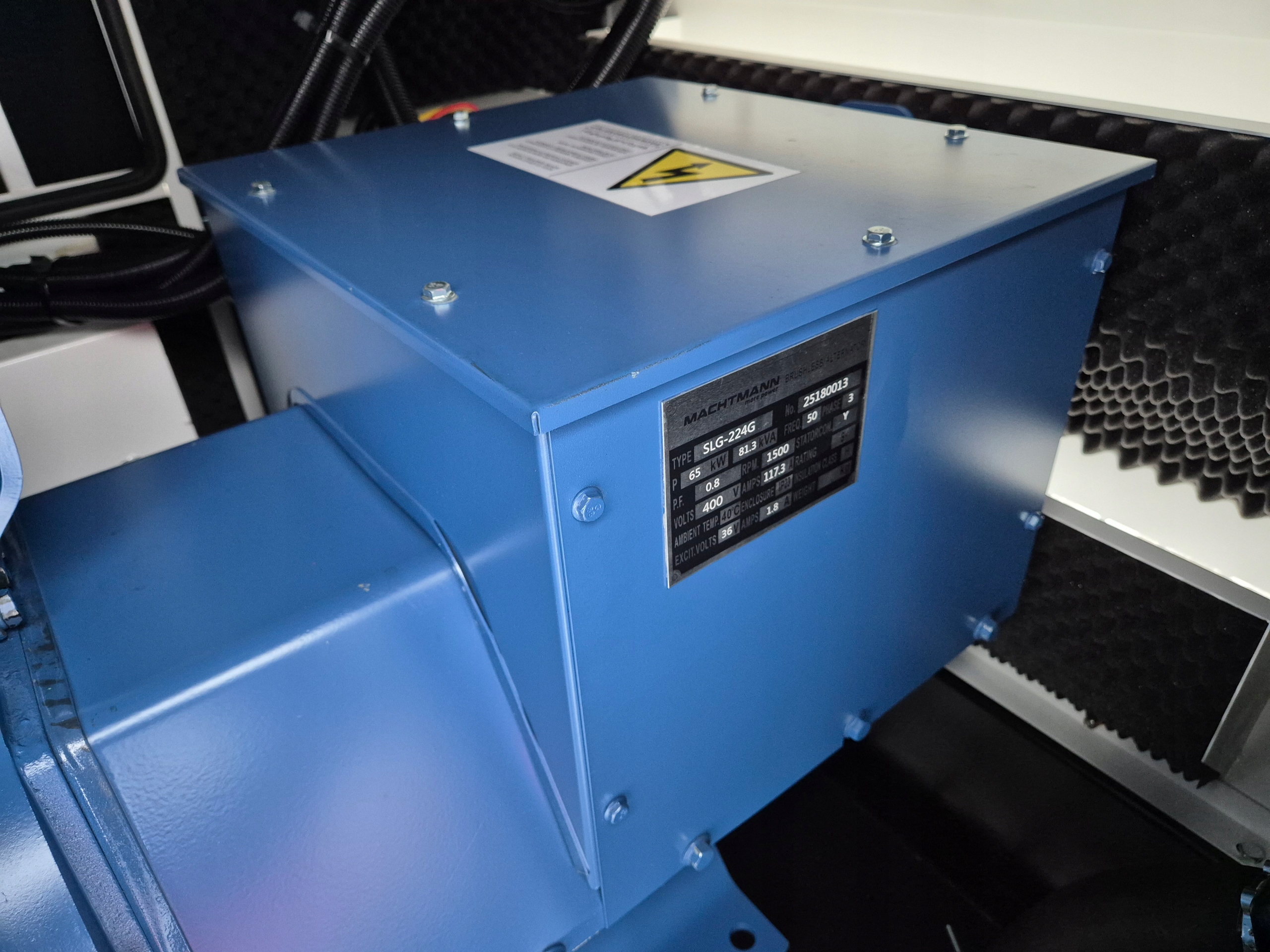 Generator Agregat Prądotwórczy Machtmann 300kW ATS Trójfazowy silnik YUCHAI Waga urządzenia 3600 kg